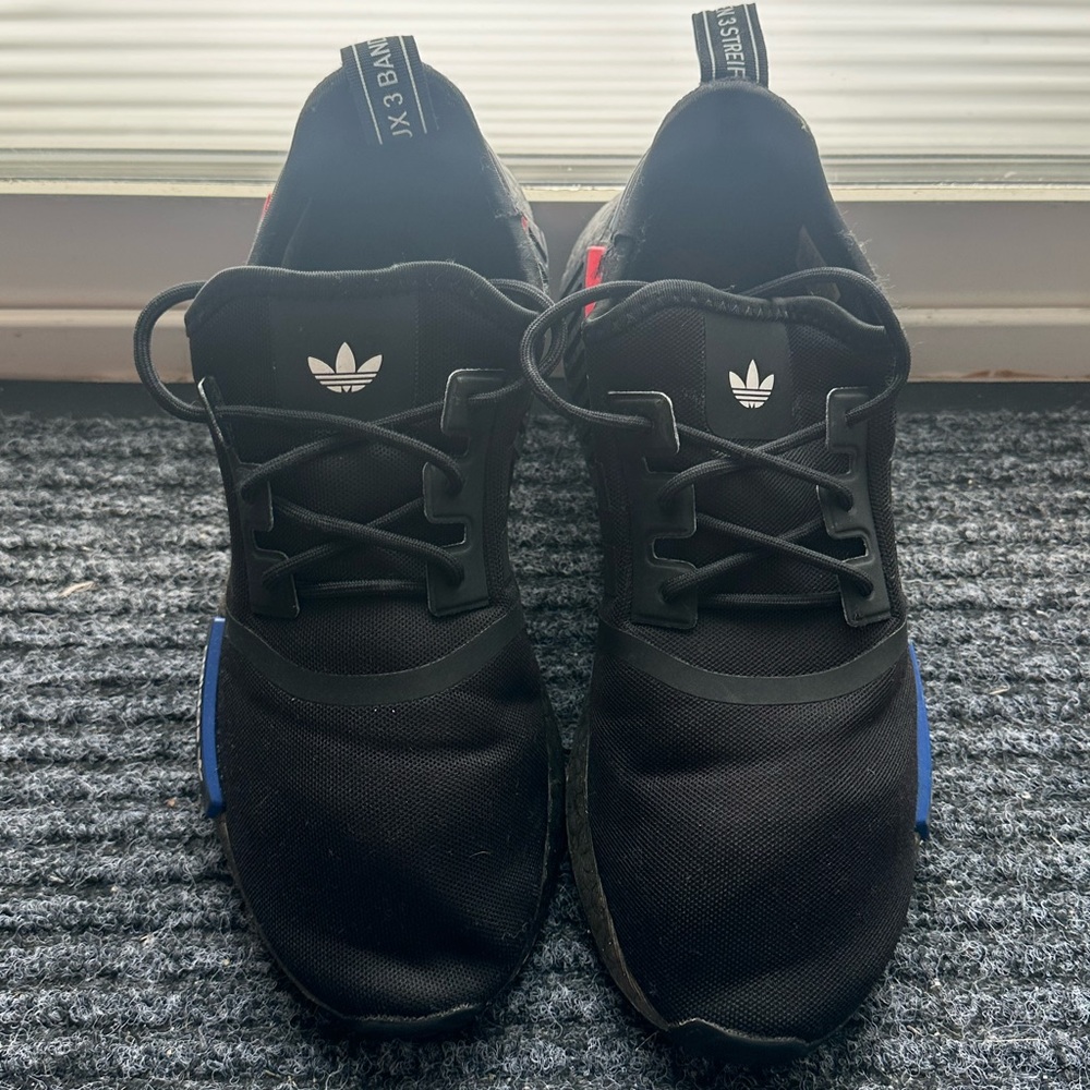 Adidas Men’s NMD_R1 Black Running Shoes Size 8.5 Sneakers